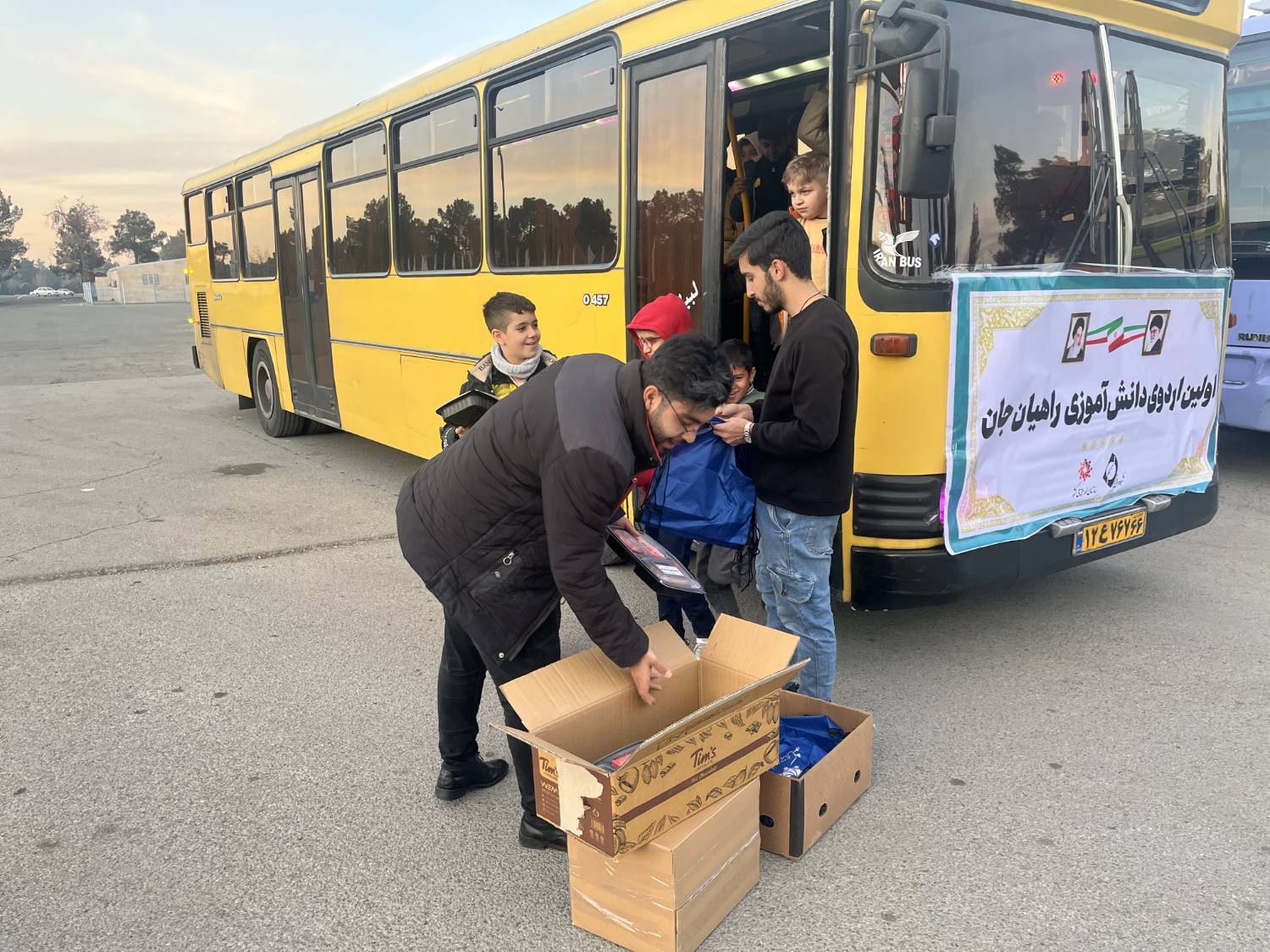 برگزاری اولین اردوی دانش‌آموزی راهیان جان در کنار مزار شهید محمد عبدی